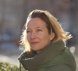 Émilie Péricard de GUTS work dans sa présentation "about me"